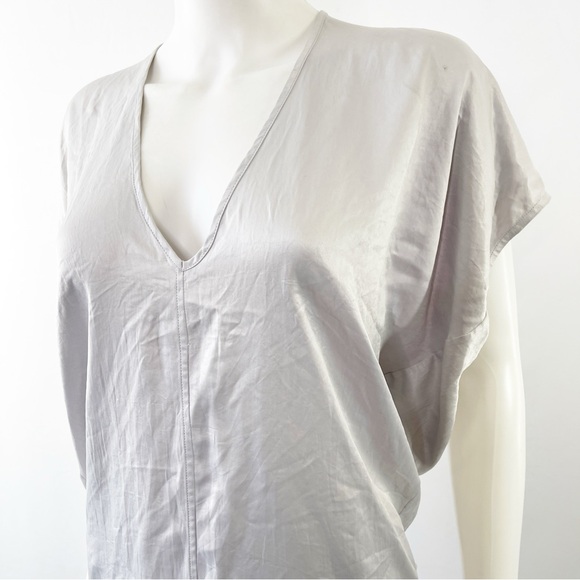 Helmut Lang Top Light Gray V-Neck Satin Short Sleeve Blouse Size S Draped Back - Picture 4 of 9